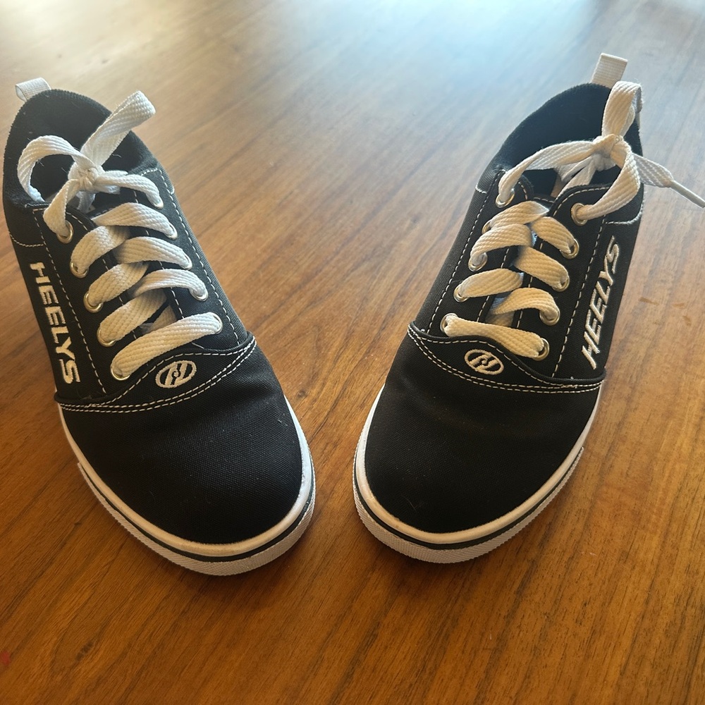 Heelys Black and White Sneakers